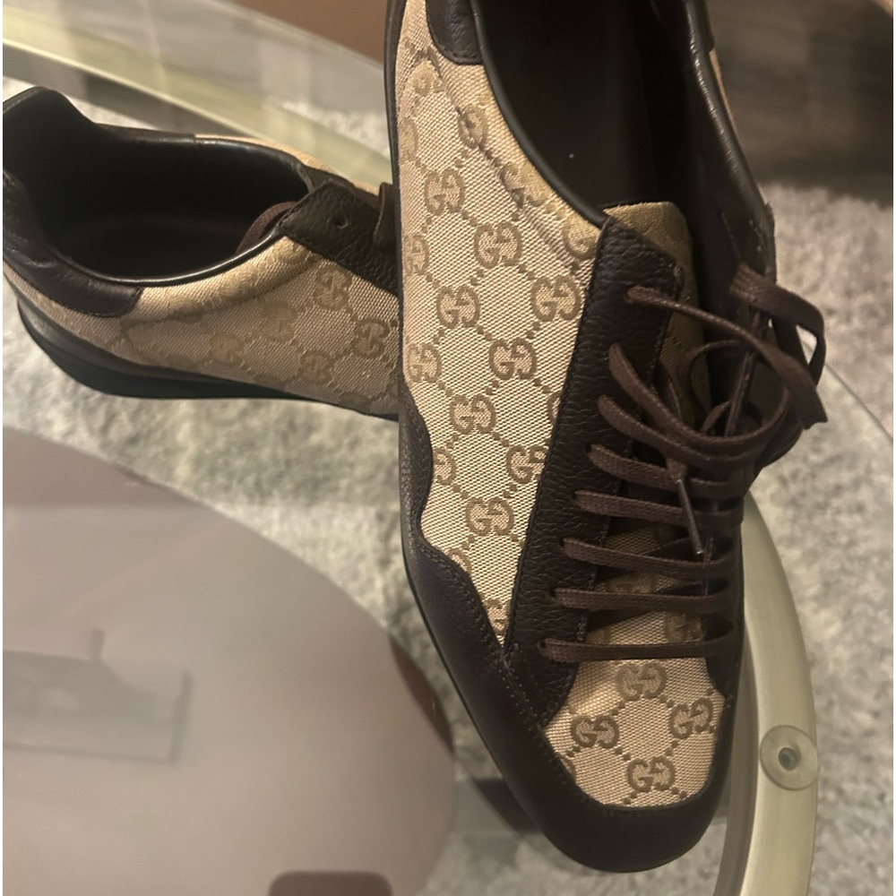 Men’s Gucci shoes brown size 10.5 never worn